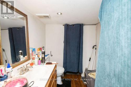 24 Duke Street, Brantford, ON - Indoor Photo Showing Bathroom