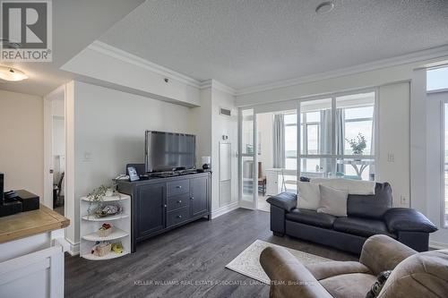 2106 - 3 Marine Parade Drive, Toronto, ON - Indoor Photo Showing Living Room