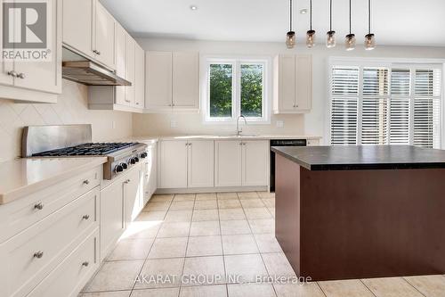 4214 Amaletta Crescent, Burlington, ON - Indoor Photo Showing Kitchen With Upgraded Kitchen