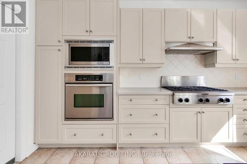 4214 Amaletta Crescent, Burlington, ON - Indoor Photo Showing Kitchen