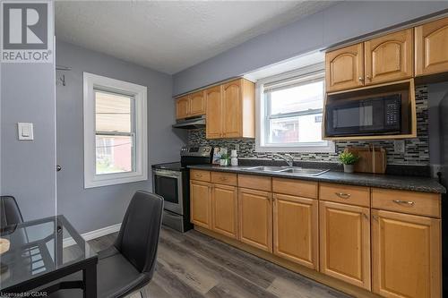 162 Victoria Road N, Guelph, ON - Indoor Photo Showing Kitchen With Double Sink