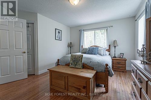 77 Woodvale Drive, Thames Centre (Dorchester), ON - Indoor Photo Showing Bedroom