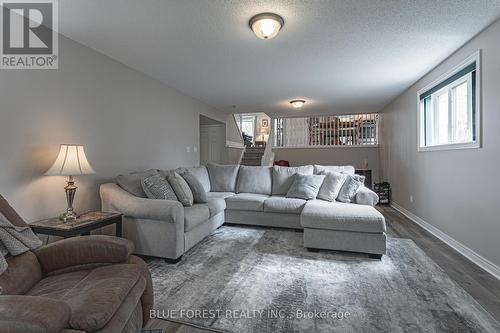 77 Woodvale Drive, Thames Centre (Dorchester), ON - Indoor Photo Showing Living Room