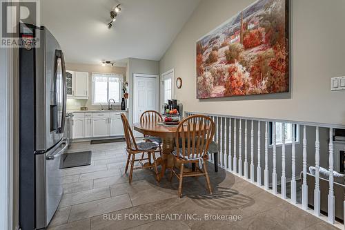 77 Woodvale Drive, Thames Centre (Dorchester), ON - Indoor Photo Showing Dining Room