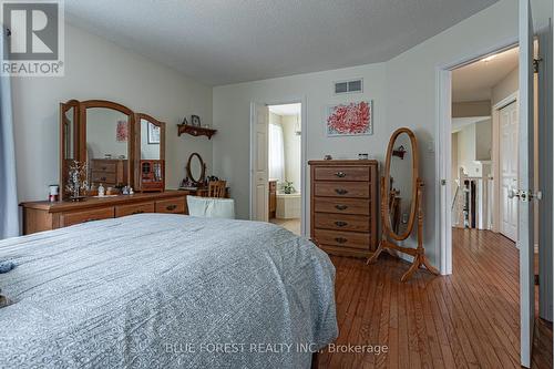 77 Woodvale Drive, Thames Centre (Dorchester), ON - Indoor Photo Showing Bedroom