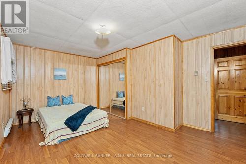 57 Fire Route 104, Galway-Cavendish And Harvey, ON - Indoor Photo Showing Bedroom