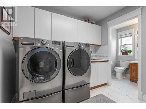 307 Sumac Road E, Kelowna, BC - Indoor Photo Showing Laundry Room