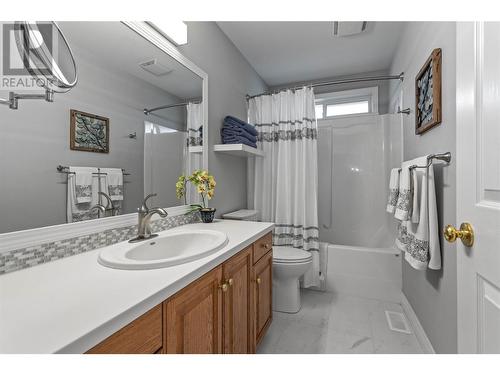 307 Sumac Road E, Kelowna, BC - Indoor Photo Showing Bathroom