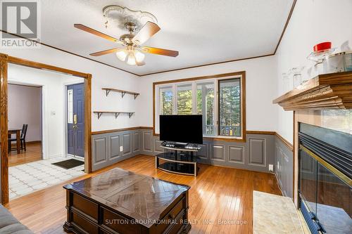 63 Scarlett Line, Oro-Medonte, ON - Indoor Photo Showing Living Room With Fireplace