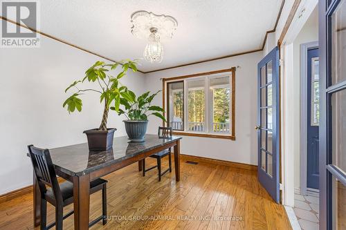 63 Scarlett Line, Oro-Medonte, ON - Indoor Photo Showing Dining Room