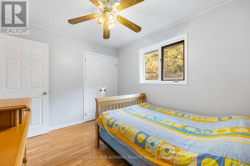 63 Scarlett Line, Oro-Medonte, ON - Indoor Photo Showing Bedroom