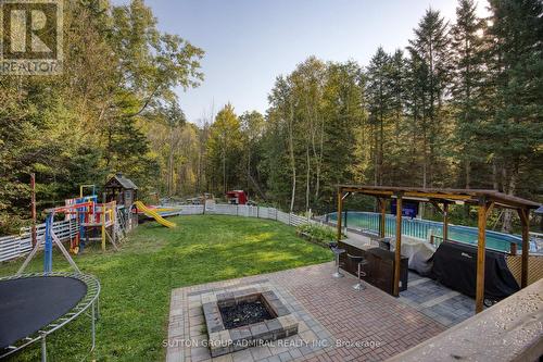 63 Scarlett Line, Oro-Medonte, ON - Outdoor With Backyard