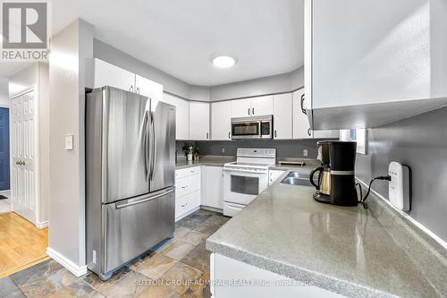 63 Scarlett Line, Oro-Medonte, ON - Indoor Photo Showing Kitchen With Double Sink