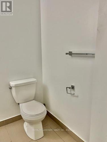 706 - 65 Speers Road, Oakville, ON - Indoor Photo Showing Bathroom