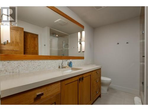 4760 Crighton Road, Kelowna, BC - Indoor Photo Showing Bathroom