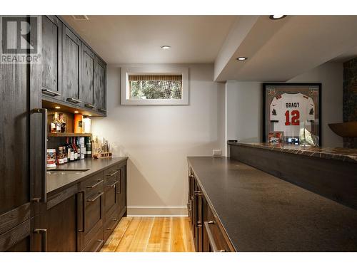 4760 Crighton Road, Kelowna, BC - Indoor Photo Showing Kitchen