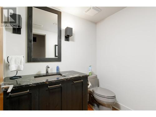 4760 Crighton Road, Kelowna, BC - Indoor Photo Showing Bathroom