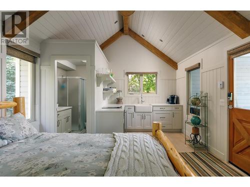 4760 Crighton Road, Kelowna, BC - Indoor Photo Showing Bedroom