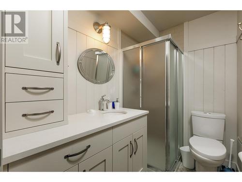 4760 Crighton Road, Kelowna, BC - Indoor Photo Showing Bathroom