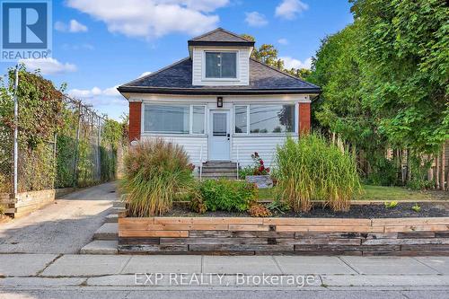 124 Whitney Place, Kitchener, ON - Outdoor