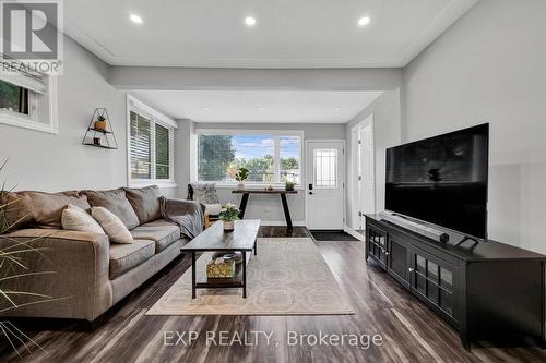 124 Whitney Place, Kitchener, ON - Indoor Photo Showing Living Room