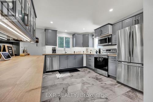 124 Whitney Place, Kitchener, ON - Indoor Photo Showing Kitchen With Stainless Steel Kitchen With Upgraded Kitchen