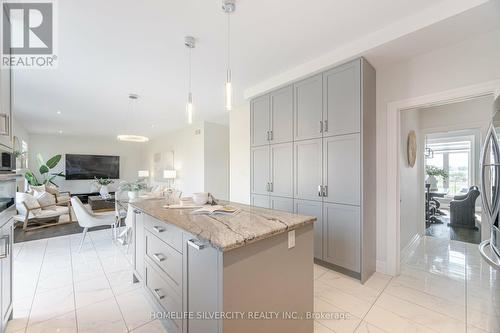 6512 Crown Grant Road, London, ON - Indoor Photo Showing Kitchen With Double Sink With Upgraded Kitchen