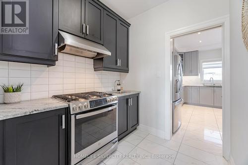 6512 Crown Grant Road, London, ON - Indoor Photo Showing Kitchen With Upgraded Kitchen