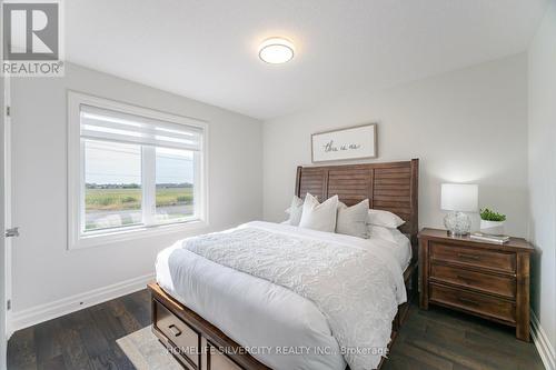 6512 Crown Grant Road, London, ON - Indoor Photo Showing Bedroom