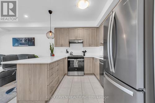 212 - 5 Hamilton Street N, Hamilton, ON - Indoor Photo Showing Kitchen With Upgraded Kitchen