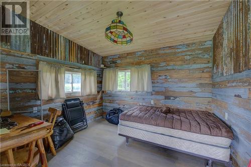 776711 Highway 10, Chatsworth, ON - Indoor Photo Showing Bedroom