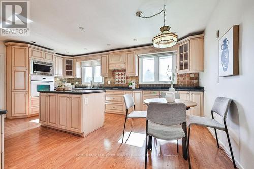 3689 Beechollow Crescent, Mississauga, ON - Indoor Photo Showing Kitchen