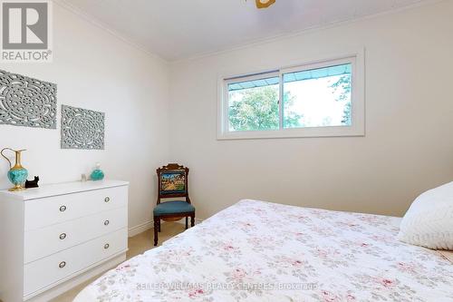 25985 Woodbine Avenue, Georgina, ON - Indoor Photo Showing Bedroom