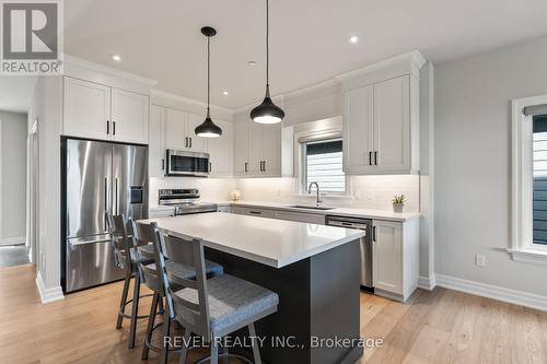 4 - 1849 Four Mile Creek Road, Niagara-On-The-Lake, ON - Indoor Photo Showing Kitchen With Upgraded Kitchen