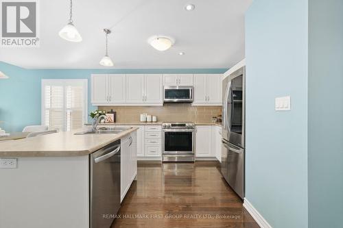 21 Greenaway Circle, Port Hope, ON - Indoor Photo Showing Kitchen With Stainless Steel Kitchen With Double Sink With Upgraded Kitchen