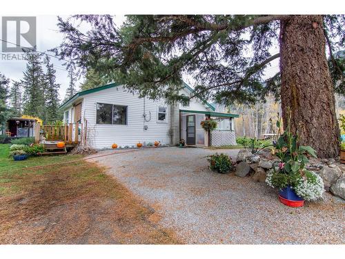 1385 6 Highway, Cherryville, BC - Outdoor