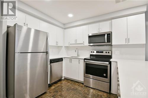 420 Gilmour Street Unit#107, Ottawa, ON - Indoor Photo Showing Kitchen