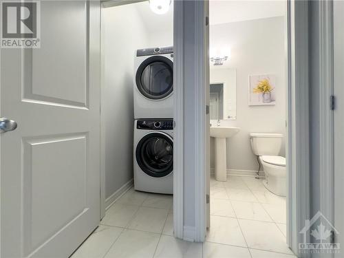 60 Kayenta Street, Ottawa, ON - Indoor Photo Showing Laundry Room