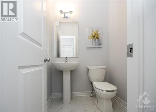 60 Kayenta Street, Ottawa, ON - Indoor Photo Showing Bathroom