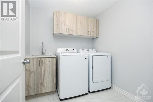 60 Kayenta Street, Ottawa, ON - Indoor Photo Showing Laundry Room