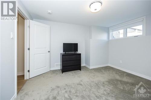 60 Kayenta Street, Ottawa, ON - Indoor Photo Showing Other Room