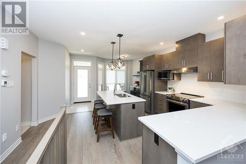 60 Kayenta Street, Ottawa, ON - Indoor Photo Showing Kitchen With Upgraded Kitchen