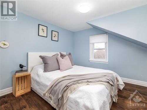 86 North Street, Perth, ON - Indoor Photo Showing Bedroom