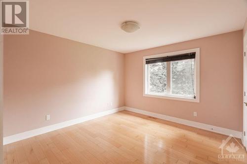 960 Elsett Drive, Ottawa, ON - Indoor Photo Showing Other Room