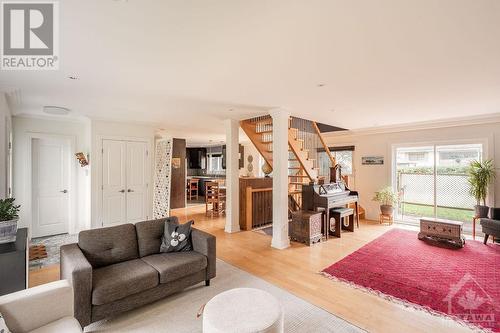 960 Elsett Drive, Ottawa, ON - Indoor Photo Showing Living Room