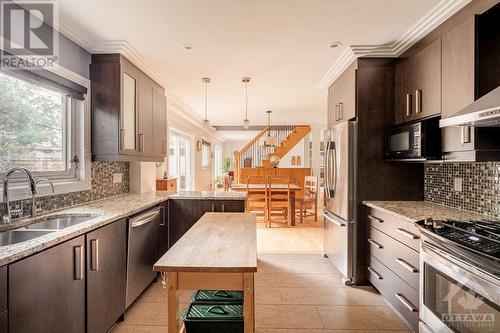 960 Elsett Drive, Ottawa, ON - Indoor Photo Showing Kitchen With Double Sink With Upgraded Kitchen