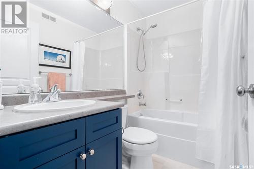 306 Maguire Court, Saskatoon, SK - Indoor Photo Showing Bathroom