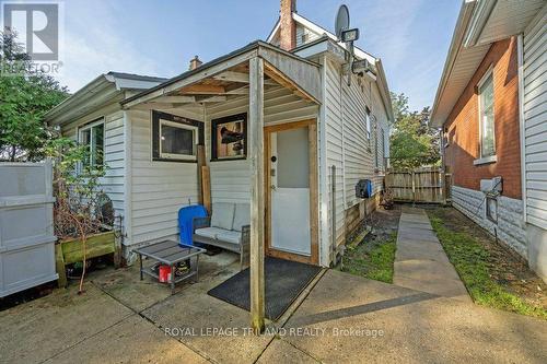 15 Balaclava Street, St. Thomas, ON - Outdoor With Exterior