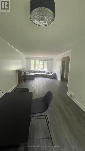 19 Shirley Crescent, Toronto, ON - Indoor Photo Showing Other Room