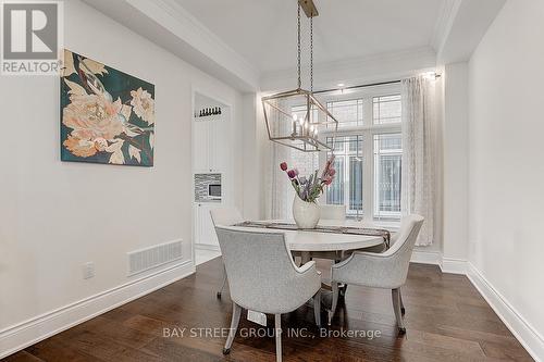 16 Drizzel Crescent, Richmond Hill, ON - Indoor Photo Showing Dining Room